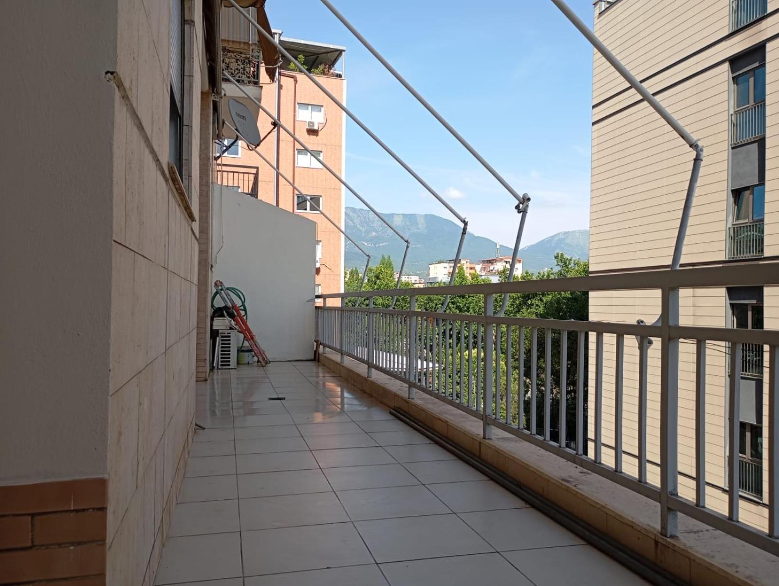 Royal Hostel 티라나 외부 사진